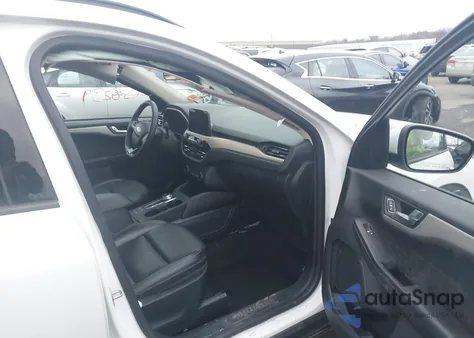 2020 Ford Escape Sel z USA, uszkodzony, nr VIN 1FMCU9H67LUC38239